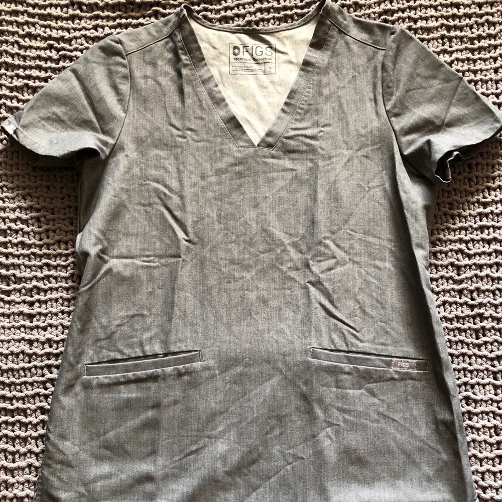 Figs Scrub top